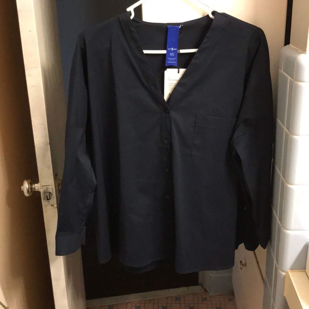 NWT Kit & Ace stretch shirt oversized v-neck top